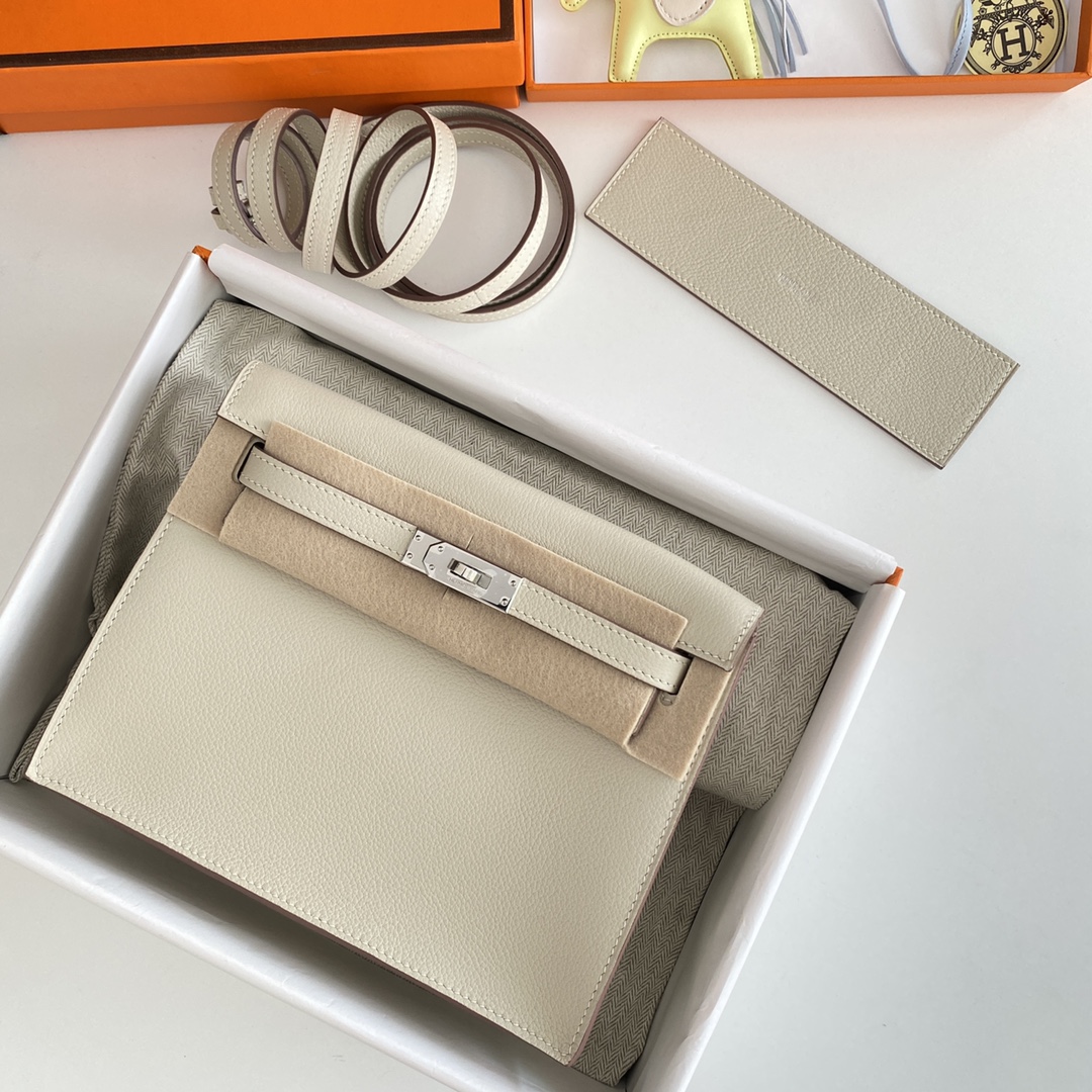 Hermes Kelly Danse Evercolor Bag In Cream White Color